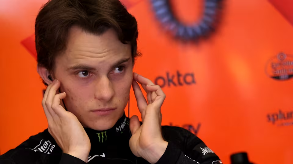 Piastri quiere recuperar la punta del campeonato y se queda con la pole del GP de España; Colapinto, con problemas, no pasó la Q1