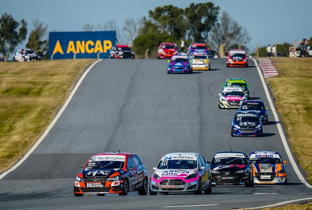 Mercedes sacudió los campeonatos en todo AUVO