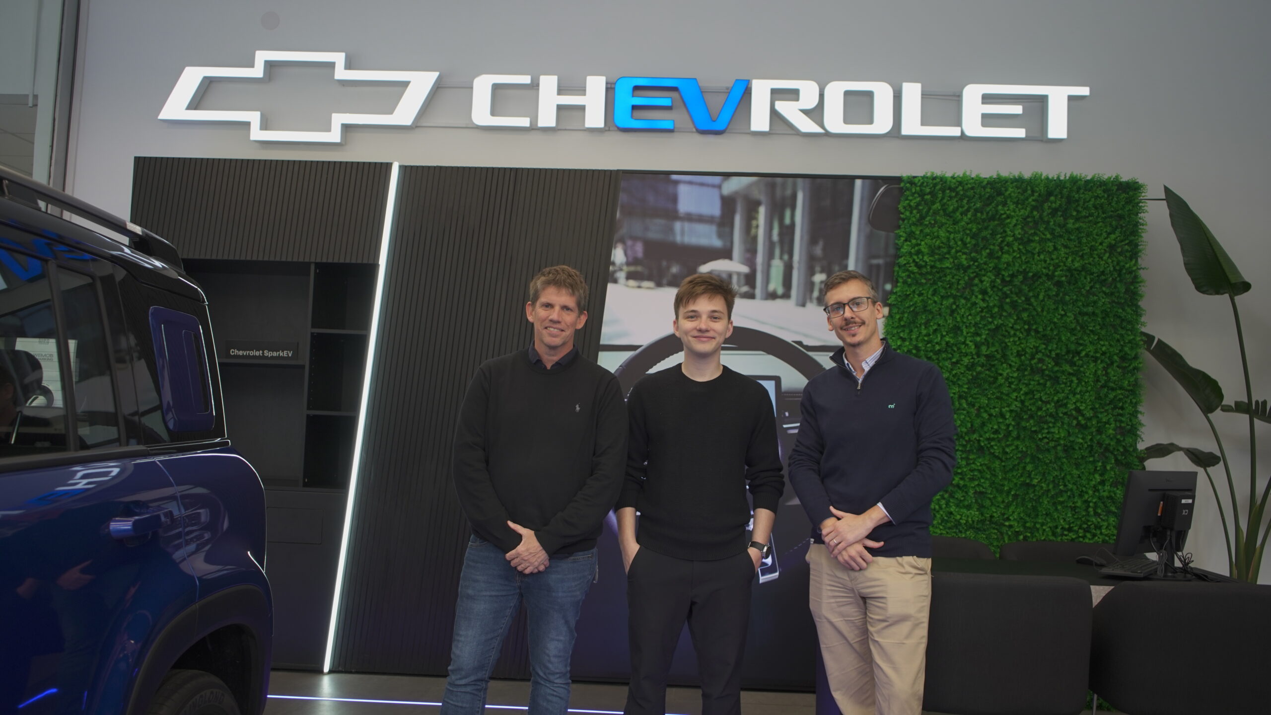 Chevrolet Uruguay da un paso histórico en inclusión y se convierte en la primera empresa del país en implementar “Háblalo” en toda su red de concesionarios